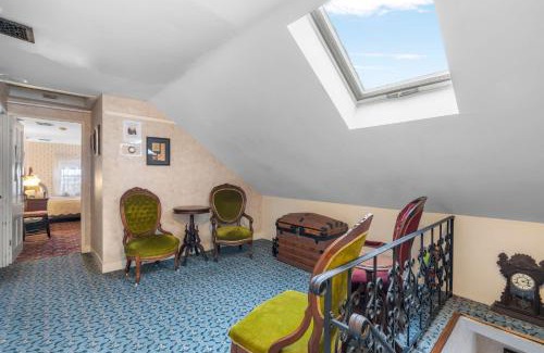 Fall River Bed & Breakfast | Lizzie Borden House