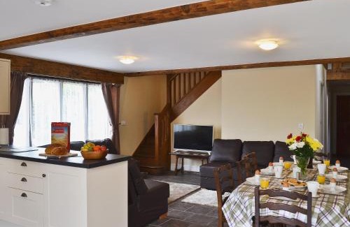 Talgarth House | Llaethdy-Milkhouse