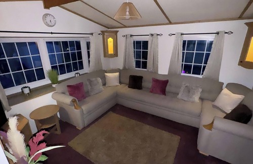 Llanarmon-yn-Ial Cabin | Llanarmon-yn-Ial Mold 3-Bed Caravan, Sleeps 6