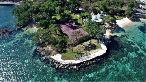 West End Villa | Llantrissant Beachcliff Villa