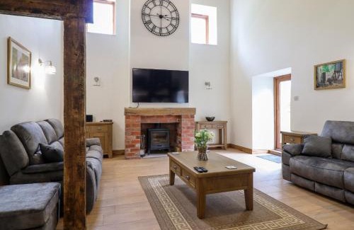 Llanfair Caereinion House | Llwydiarth Saw Mill