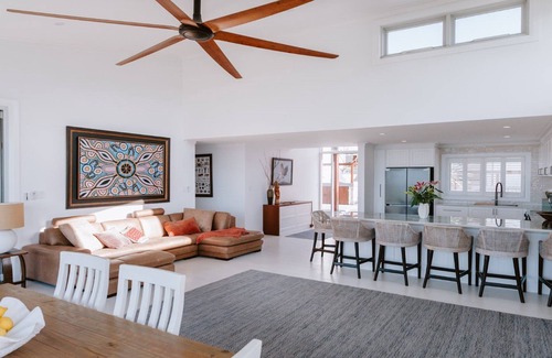 Lake Wangary House | Lobster Pot is Luxurious - offers the complete Coffin Bay Experience - View, Position and Jetty for fishing