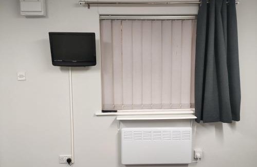 Brierley Hill Apartment | Local to Russells Hall Hospital
