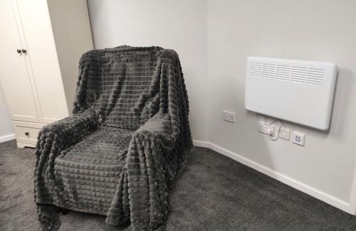 Brierley Hill Apartment | Local to Russells Hall Hospital