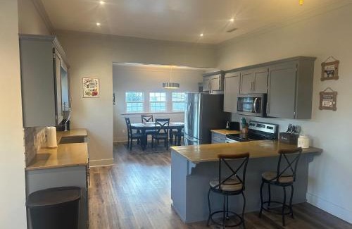 Enterprise House | Local with a Side of Cozy