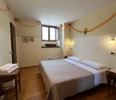 Santo Stefano di Sessanio Hotel | Locanda Sul Lago