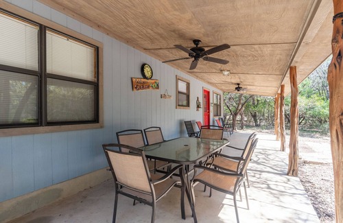 Sabinal House | Located 1/4 Mile to River Access