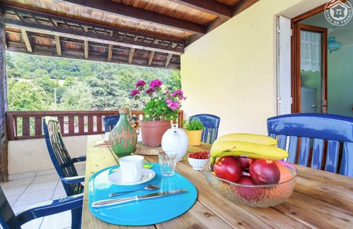 La Trinite House | Located 31km from Chambéry and 33km from Albertville, in the small Val Gelon valley, between the Parc de l'Anjou and the Parc de l'Anjou.