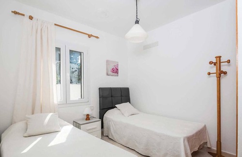 Cala en Porter House | Located at the back of the popular family resort of Cala en Porter, near the famous Covas music bar