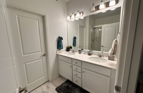 Westridge House | Located close to city and mountains- 2-BR townhome with WiFi and AC