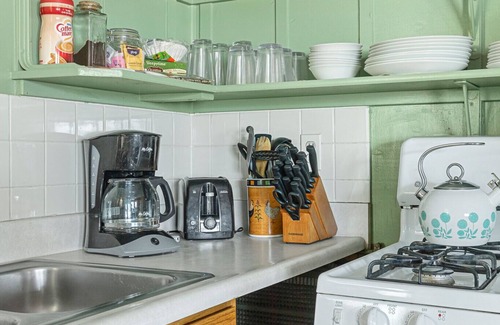 Arrowbear Lake Cabin | Located Half way between Lake Arrowhead&Big Bear/Level Entry