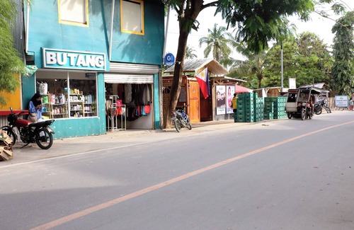Catangnan House | Located in Central General Luna, Close to Beaches, Dining, and Attractions