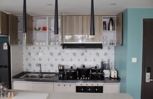Nairobi Upper Hill Apartment | Located in Nairobi, Serene Modern Apartment offers peacefully abode.