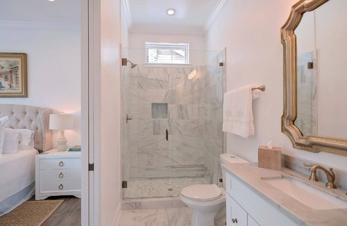 Broadmoor Apartment | Located in the heart of New Orleans.