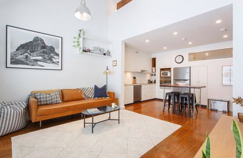 Fremantle Apartment | Located in the Old Tannery just minutes walk to Central Fremantle's vibrant City Centre. What you will enjoy: * Peaceful location yet central to markets * Free secure parking for 1 car undercover * Climate controlled air conditioning *