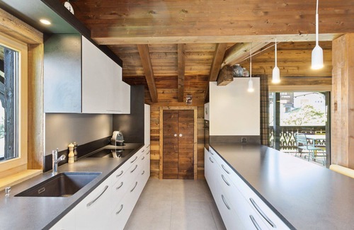 Champery Apartment | Located in the town of Val d'Illiez, between Troistorrents and Champéry, the Chalet Reine offers a b