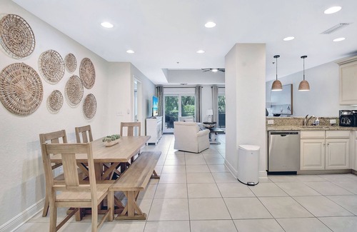 Demere Park Condo | Located in the heart of the south end. Close to everything