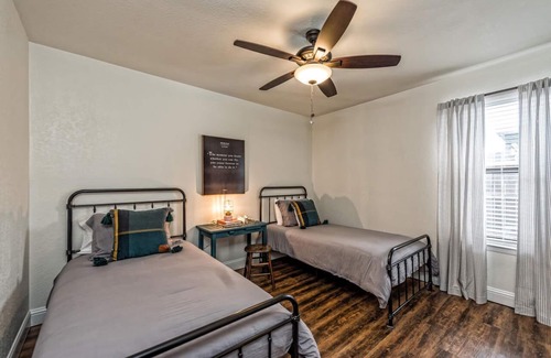Robinson House | Located minutes from Baylor, Downtown Waco & I-35, stay with us!