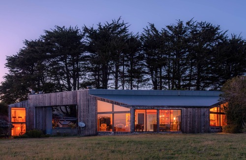 Sea Ranch House | Located near Shell Beach and tidepools. Award-winning Obie Bowman design.