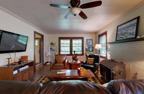 Ansted House | Located on the border of New River Gorge National Park and Hawks Nest State Park