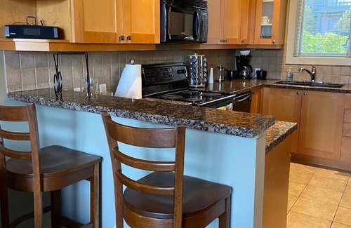 Sooke House | Located on the ocean in beautiful Sooke where the "Rainforest meets the Sea"