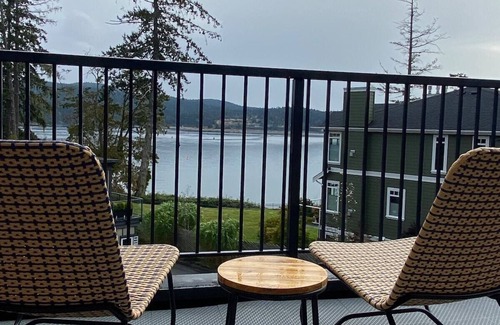 Sooke House | Located on the ocean in beautiful Sooke where the "Rainforest meets the Sea"