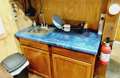 Anderson Cabin | Located outside of Anderson, access to shopping, dinning , 8 miles from Lake.