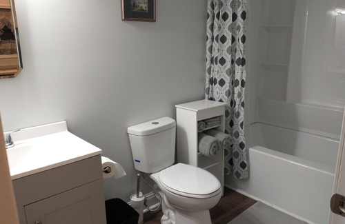 Corinth Apartment | Located within 20 min of Pickwick, Shilo National park and several wedding venue
