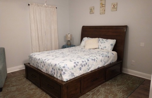 Corinth Apartment | Located within 20 min of Pickwick, Shilo National park and several wedding venue