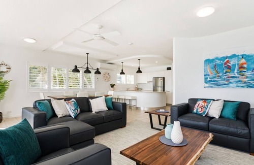 Noosaville Apartment | LOCATION DOESN'T GET ANY BETTER THAN THIS