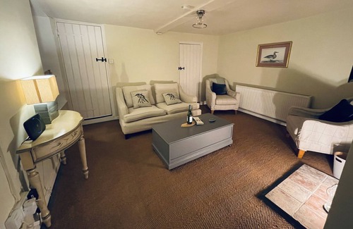 Sutton Cottage | Location Location! Beautiful country estate cottage, great walking, pet friendly