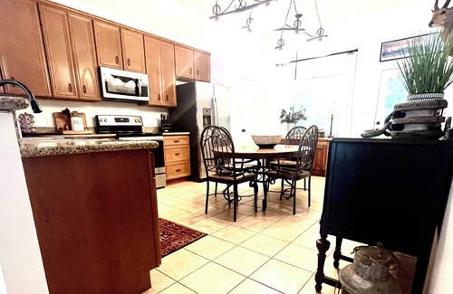 College Station House | Location, Location> Between Kyle Field & Travis Bryan Midtown Sports Park!