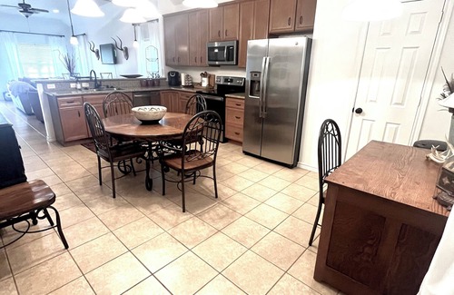 College Station House | Location, Location> Between Kyle Field & Travis Bryan Midtown Sports Park!
