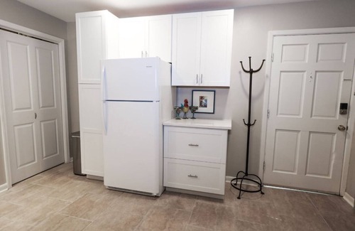 Audubon Apartment | Location, Location, Location! Welcome to a charming 1BR in Uptown New Orleans.
