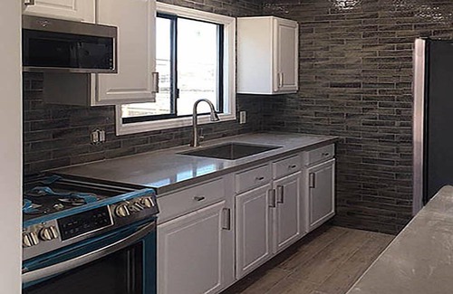 Belmont Shore Apartment | location, location, location