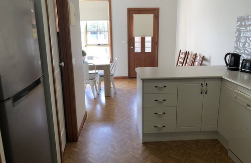 Alfredton House | Location location location !