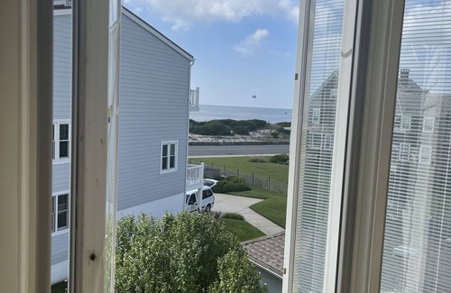 Admiral Estates House | Location Location Location Hear the waves & see Endless Beach Views in Cape May