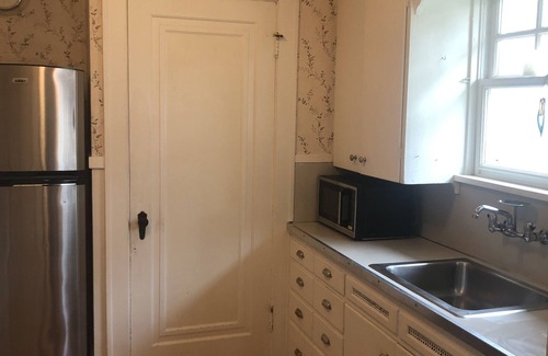 Holland Historic District House | Location, Location, Location! Historic District near downtown