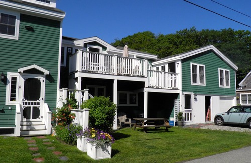 Kennebunkport Condo | LOCATION! LOCATION! 2 Bedroom Cottage Across the Street from Goose Rocks Beach