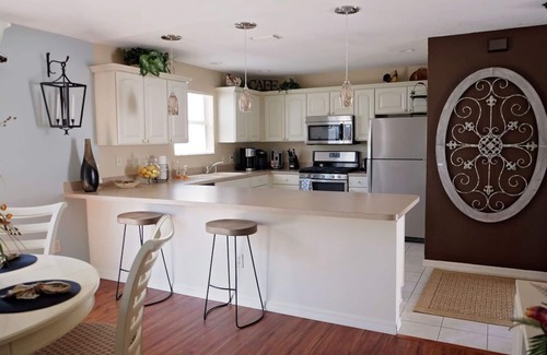 Caroline House | Location! Our Village Gem-5 Star-3 min to Sumter Landing-Restaurants-Town Square