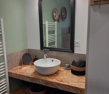 Saint-Medard-en-Jalles Apartment | Location Studio indépendant avec terrasse ,les vignes d'élian