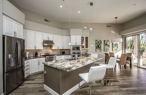La Vista House | Locations a "10" ! and remodeled !.