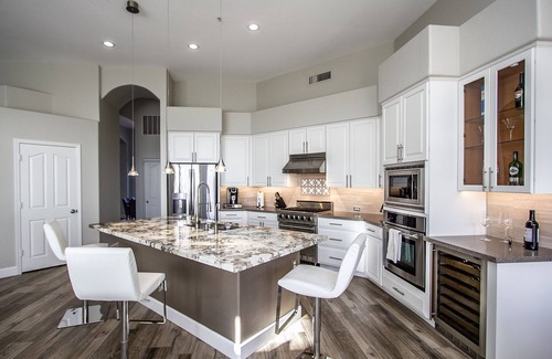 La Vista House | Locations a "10" ! and remodeled !.