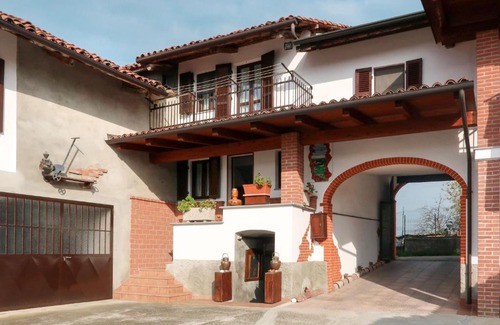 Camerano Casasco Apartment | Locazione Turistica Al Mobile Antico