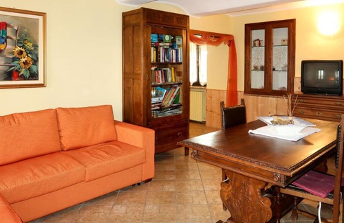 Camerano Casasco Apartment | Locazione Turistica Al Mobile Antico