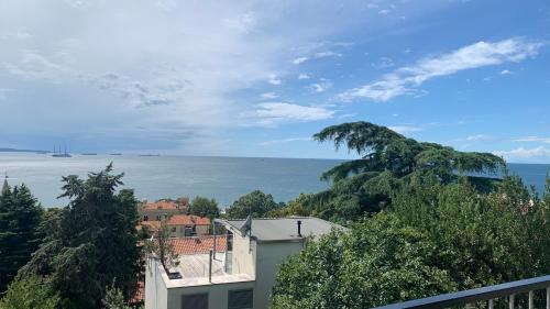 Roiano-Gretta-Barcola-Cologna-Scorcola Apartment | Locazione Turistica via Moncolano