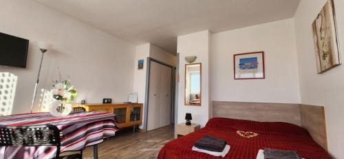 Saint Augustin Apartment | LOCBORDEAUX-FR - Appt proche CHU Bordeaux - WIFI