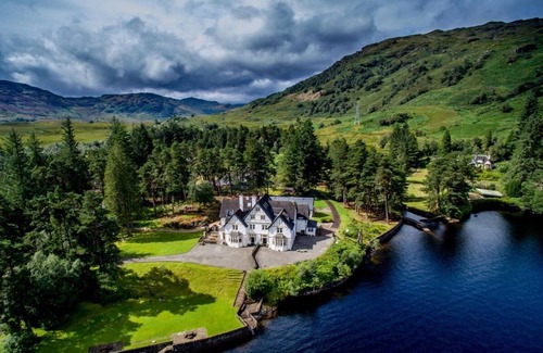 Saddell Apartment | Lochside apartment: stunning views over Loch Katrine