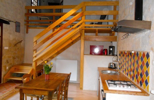 Petit-Palais-et-Cornemps Cottage | Lodging in the heart of the Vineyard