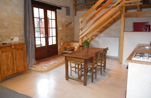 Petit-Palais-et-Cornemps Cottage | Lodging in the heart of the Vineyard
